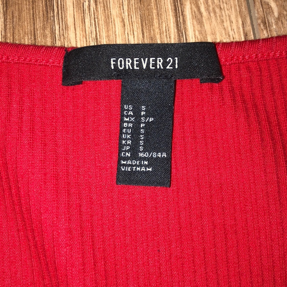 Red Crop top - Picture 3 of 3